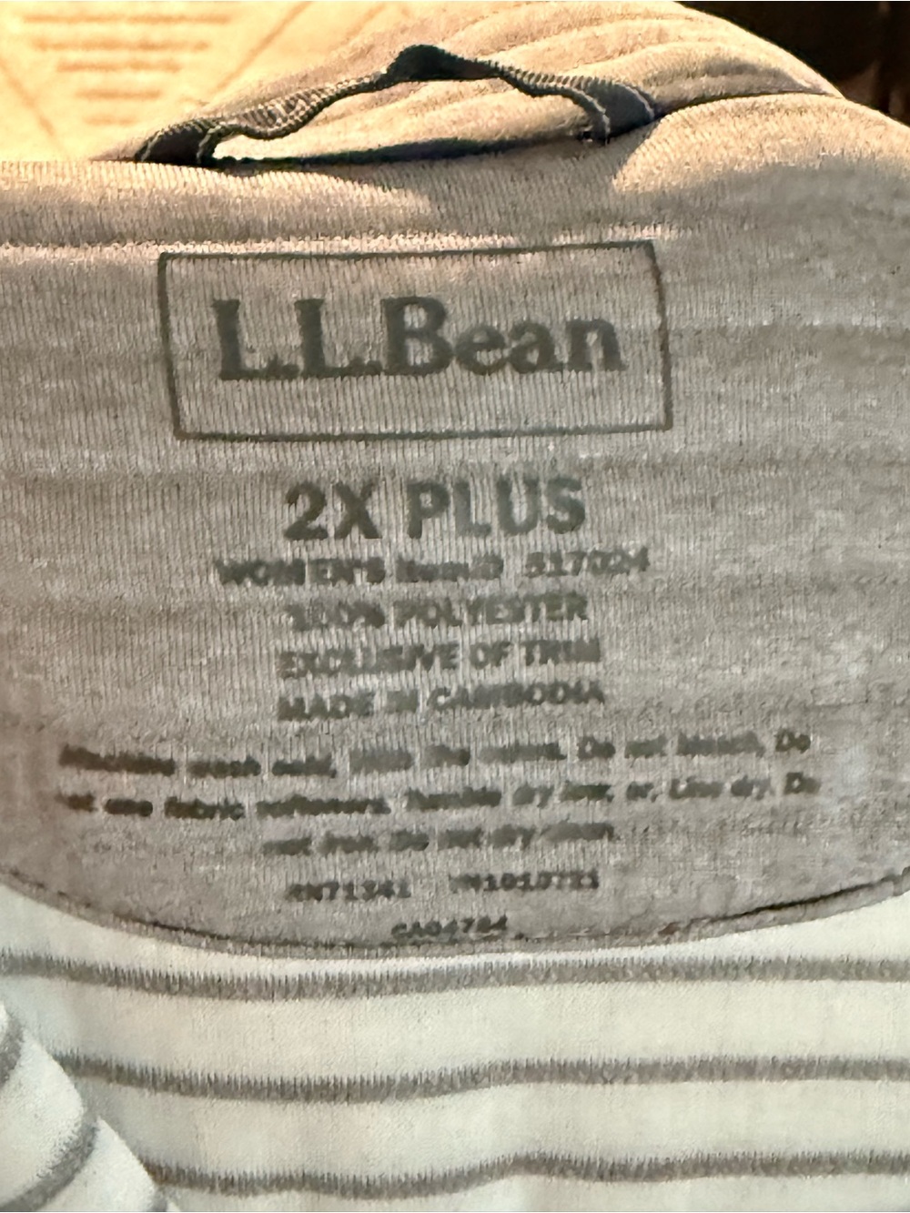 L.L. Bean Light Gray Ribbed Pullover - Picture 2 of 2